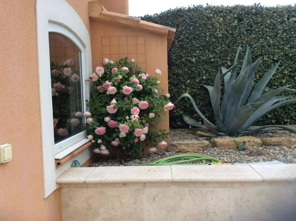 Les Lavandes Bed & Breakfast Alleins 0*,